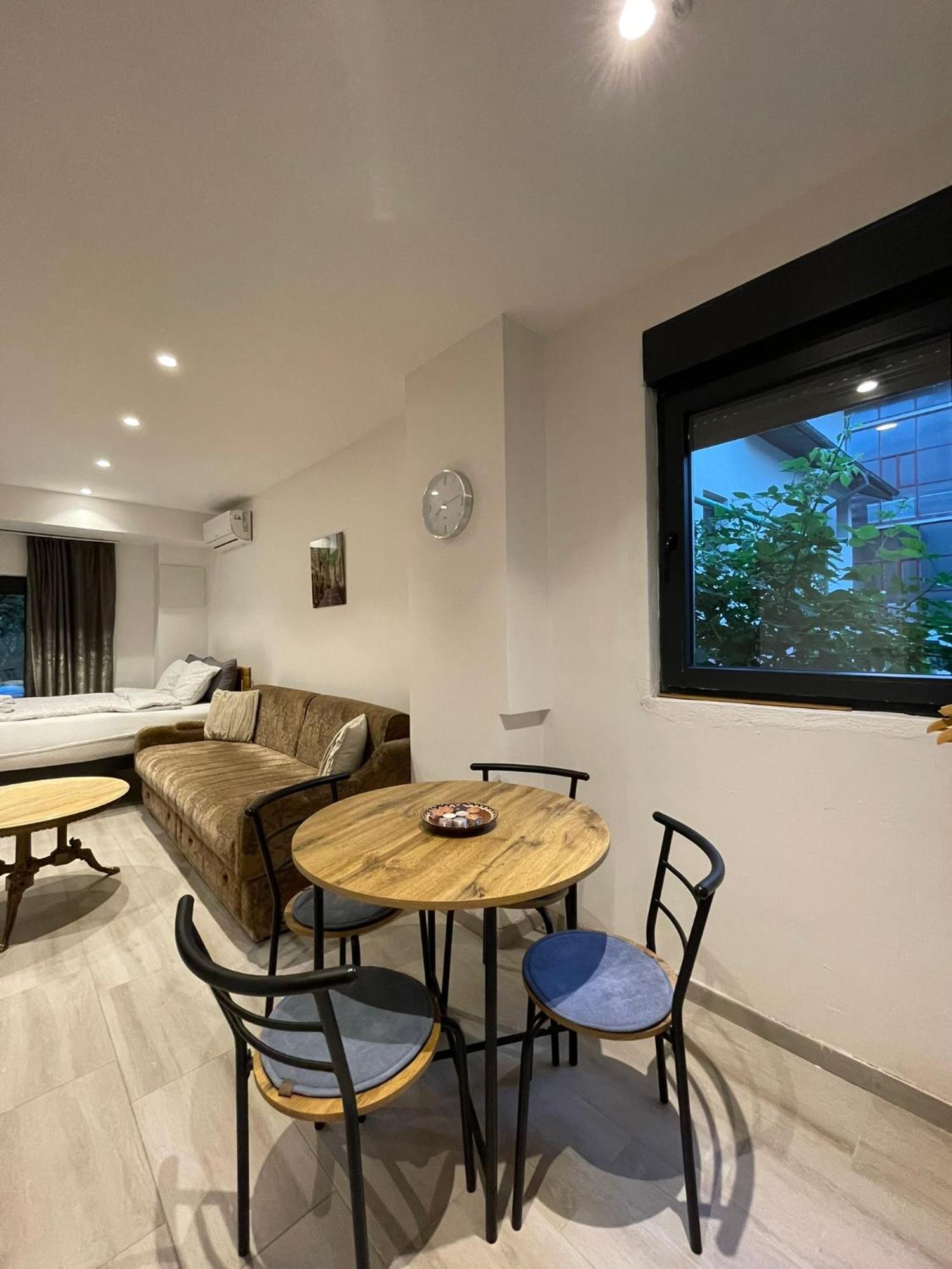 Visoko New Concept - 7 Minutes From The Pyramids - City Center Buitenkant foto